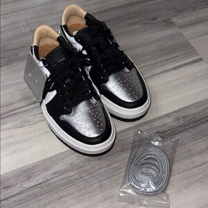 Nike Black and Silver Sneakers with Laces